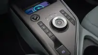 kia_niro_ivory_silver_interior_digital_1920x1080-009