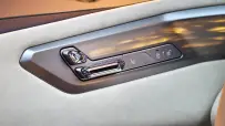 P90646060_highRes_bmw-ix5-60-xdrive-06
